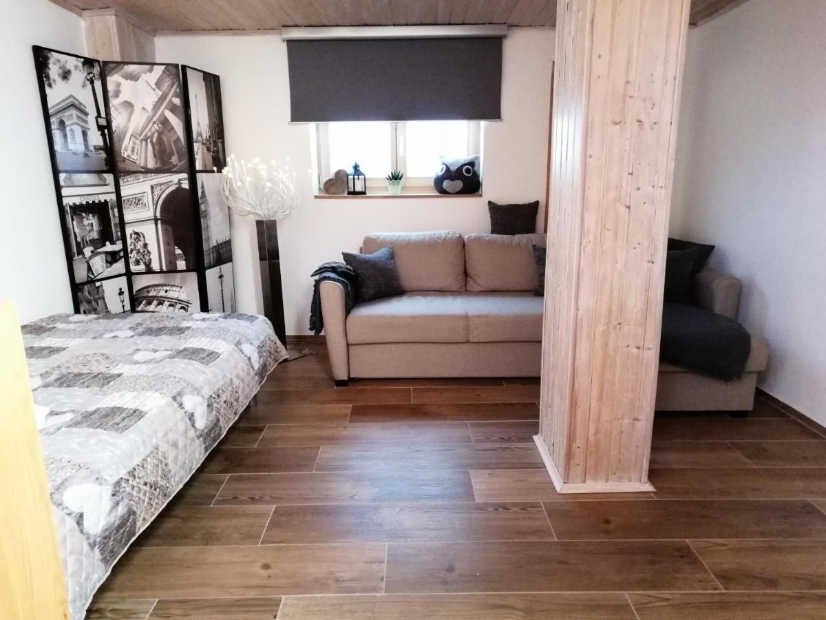 Ferienwohnung Blockhaus Juka Vinningen Exterior photo